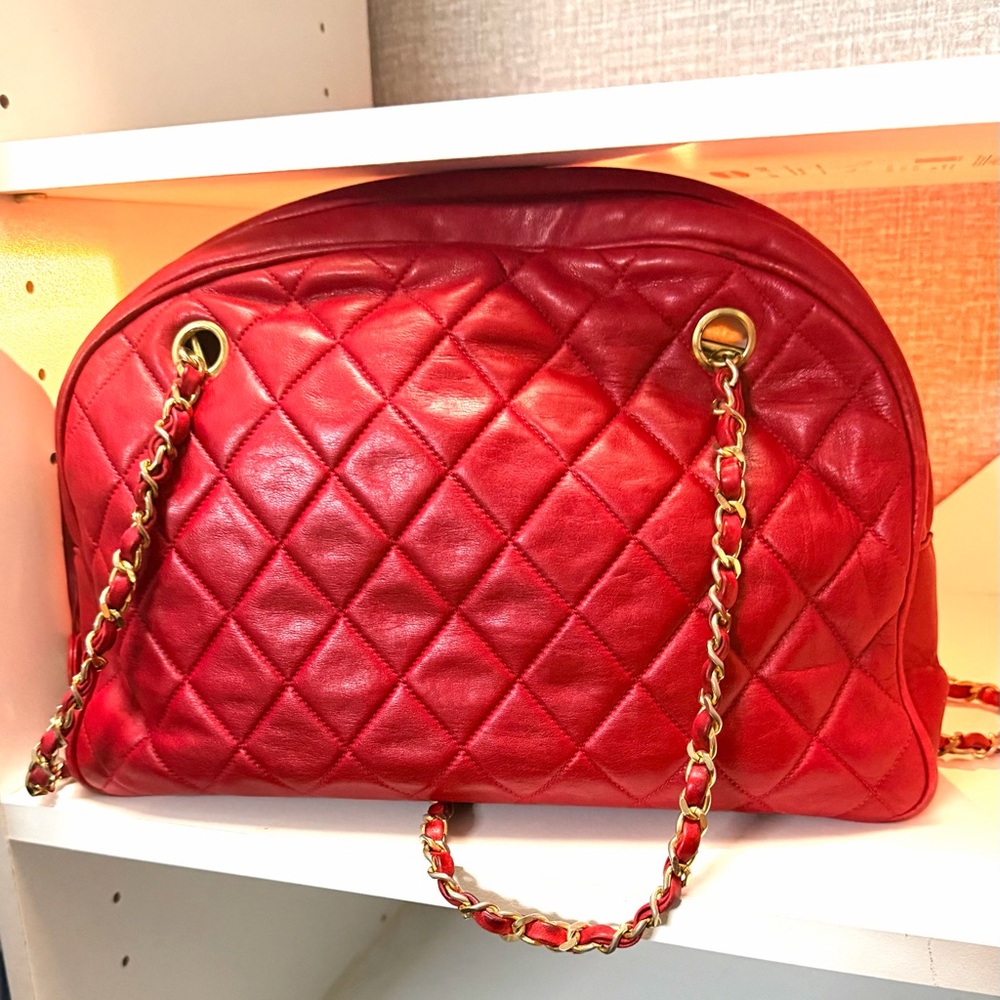CHANEL Matelasse Quilted Red Leather Chain-Handle Shoulder Bag
